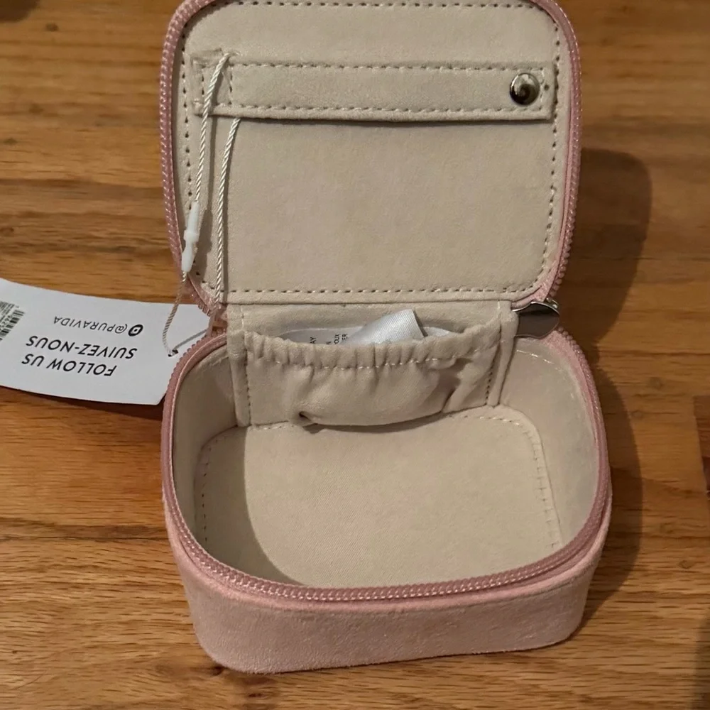 NWT Pura Vida | Mini Journey Jewelry Case | Bubblegum Pink Color